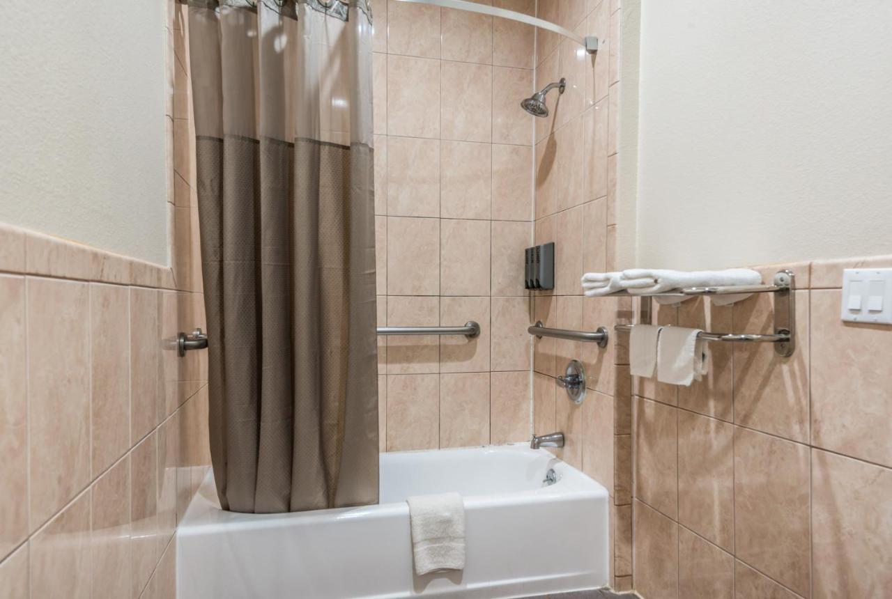 Scottish Inns & Suites Iah Airport-Beltway 8 Houston Kültér fotó